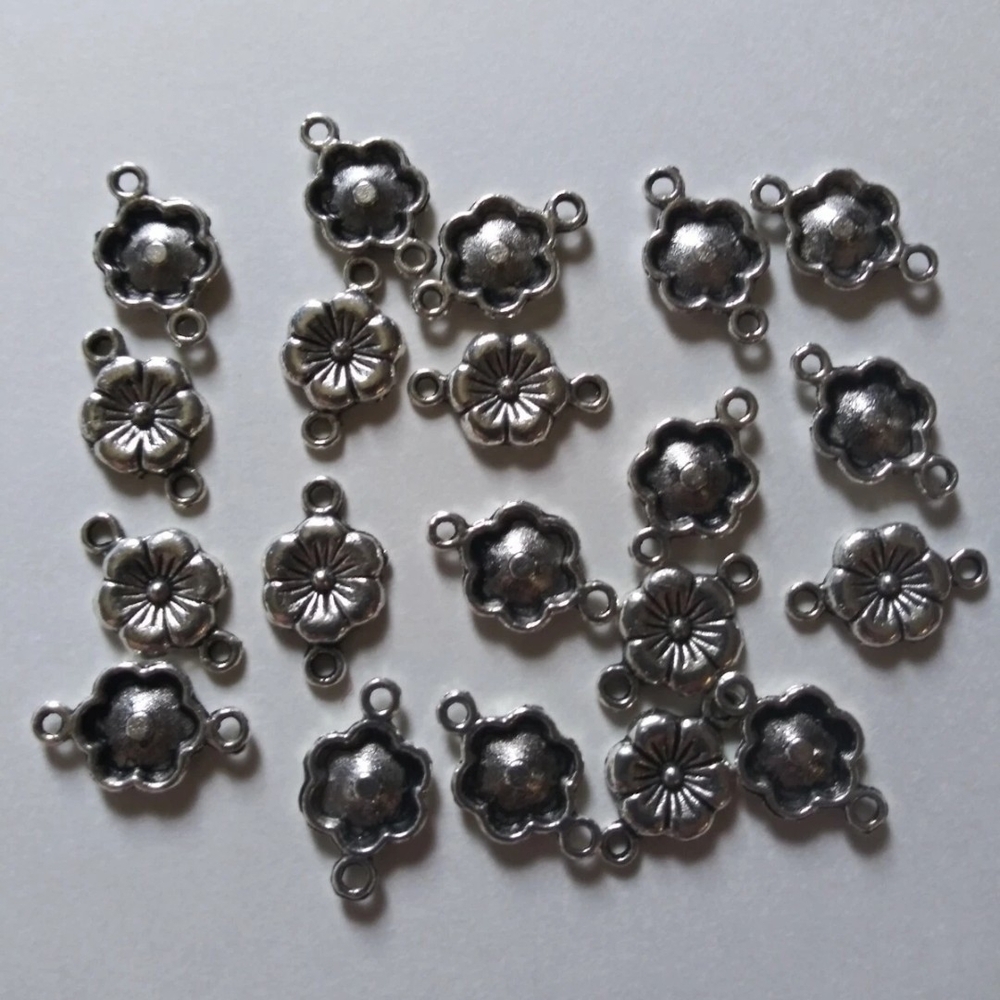 Elegant Silver Floral Jewelry Connectors